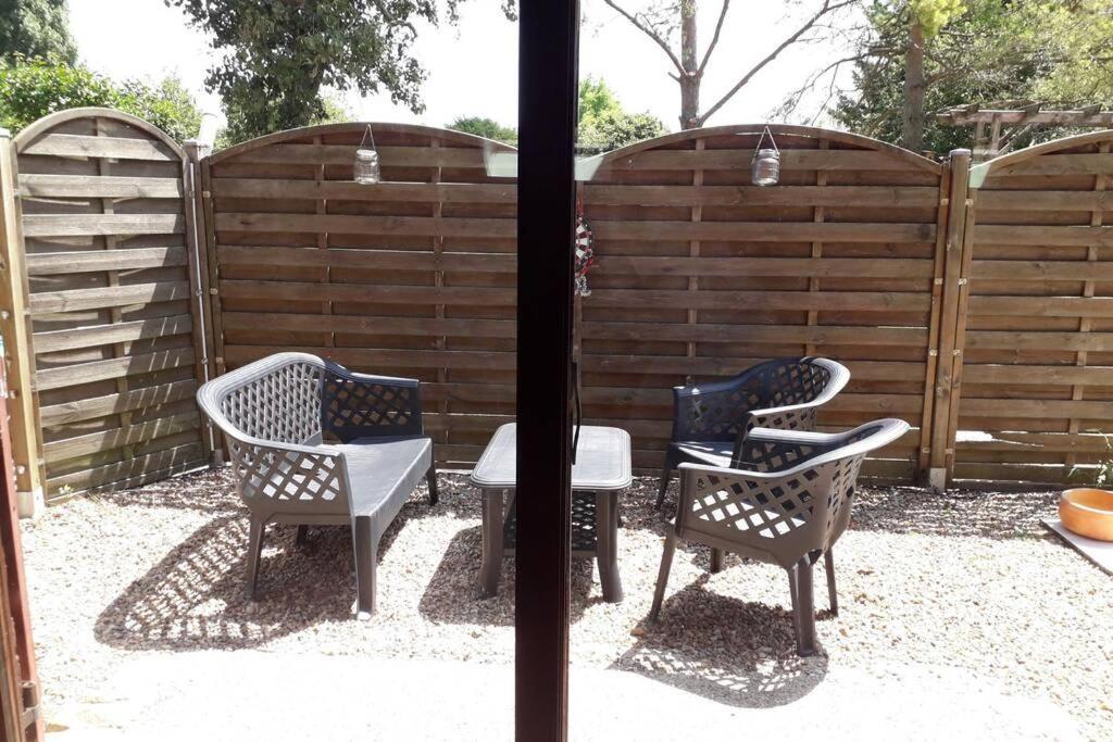 De Calme et D'eau Villa trois étoiles formule sans SPA 6 personnes wifi Ladon Extérieur photo